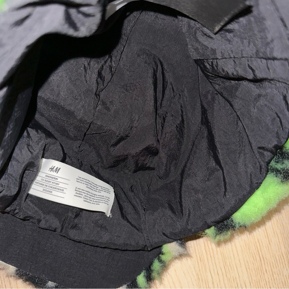 H&M innovation co-exist collection fleece hat - Picture 6 of 8